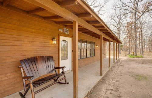 Near Lake Fork Home with Fire Pit in Yantis! - Foto 33
