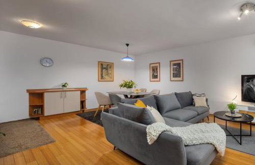 Terra Magica Deluxe Apartment OR Room with Private Parking, Terrace and Sea View - Foto 25