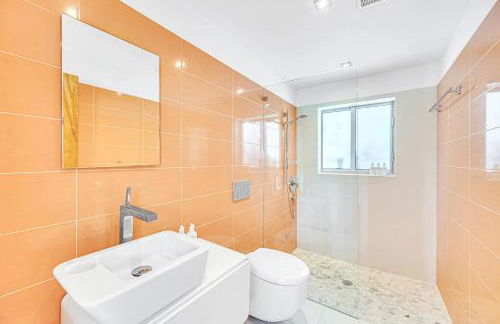 Waterfront Oasis Cascading Pool Views Centrally located Heated Pool Cascade KeyResidences - Foto 22