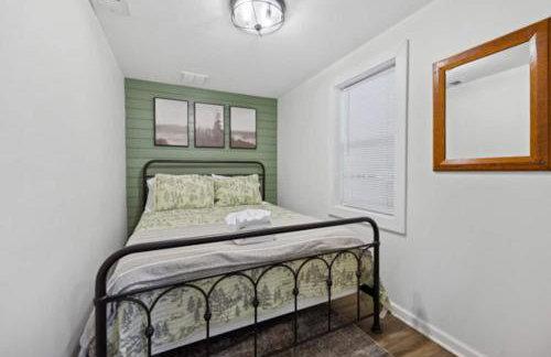 Riverfront Log Cabin Hot Tub, Mtn Views & Hottub - Foto 26