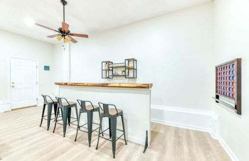 Hilltop Hideaway - Pool - Jacuzzi - Ping Pong - 12 guests - Fireplace - Mountain Views - Pets are allowed by request - Foto 11