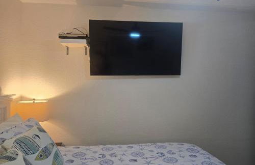 An Island Getaway at Palm Tree Villas - Photo 24