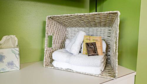 All the Waters Retro Home on Lake Michigan- Your Own PRIVATE BEACH - Foto 4