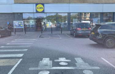 Spacious Amazing Luxury En-suite double room with free parking in a two bedroom apartment - Foto 18