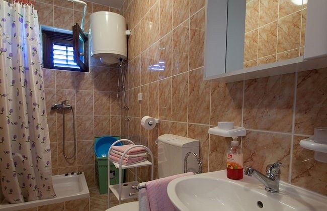 Spacious Apartment With Terrace & Garden Grill - Foto 8