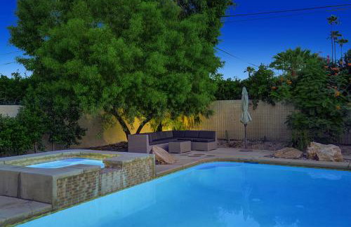 Retro Rendezvous Pool and Spa MidCentury Modern Home - Foto 15