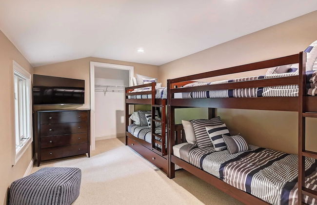 Lakefront w/ Private Dock + Hot Tub Pontoon Rental Butler Bliss by Avantstay - Photo 10