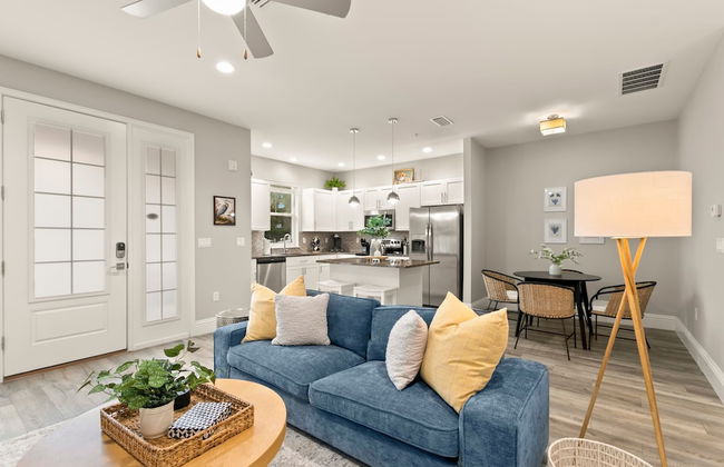 NEW Canopy Cabana Luxury Downtown Apt - Foto 5