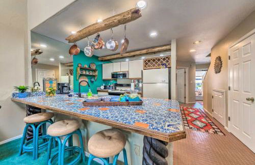 Eclectic Home with Deck 4 Miles to Ski Cloudcroft! - Foto 7
