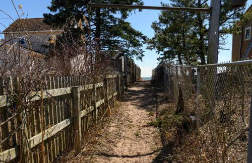 Cozy Connecticut Beach House - Foto 32