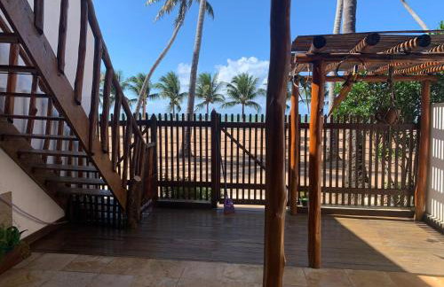 Suíte frente mar com cozinha e quintal pés na areia - Foto 29