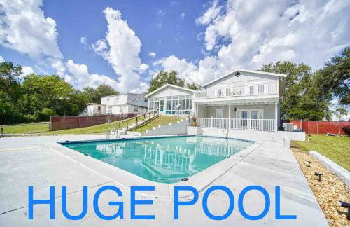 Stylish Lake home with HUGE POOL, Arcade with PS5,and Theater Just 5 min from Legoland - Foto 15