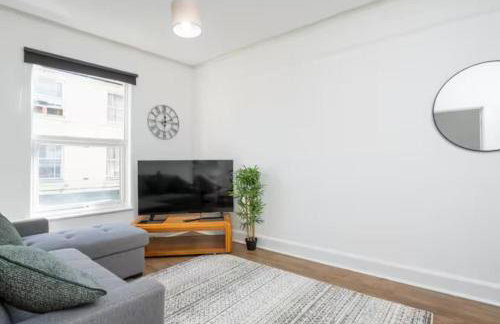 Central Stroud 3-Bedroom Flat with Fast WiFi and On-Site Parking - Foto 2
