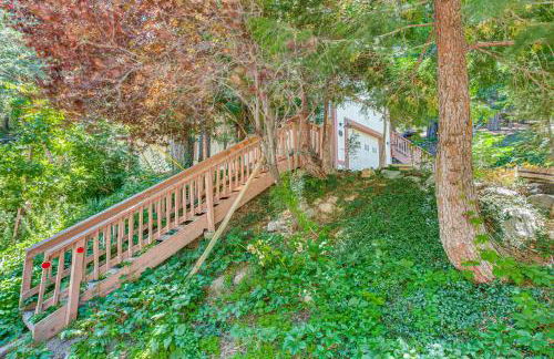 Forest Views and Fire Pit! Cozy Cabin in Crestline - Foto 22