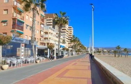 Apartamento a 3 min de la playa con aire acondicionado y parking - Photo 19