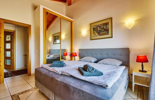 Lovely hugh villa close to beaches up to 10 sleeps - Foto 41