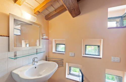 Beautiful Villa in Belforte All'isauro With Swimming Pool - Foto 36