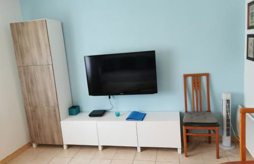 STUDIO 2 étoiles Rénové Proche des THERMES - Foto 4