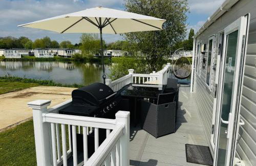 Exquisite Lake lodge in Hoburne Holiday Resort - Valentino Rose Lodge - Foto 5