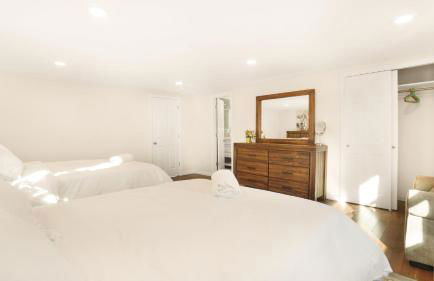 The Mod Pad! 15 minute from Airport, Free Parking! - Foto 21