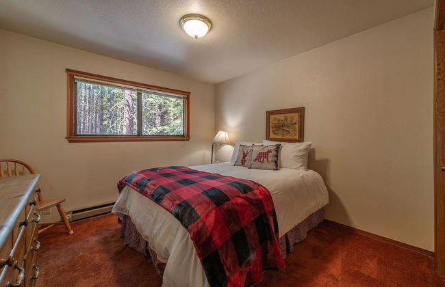Tahoe Donner Cabin in the Woods by Sierra Getaways - Photo 7