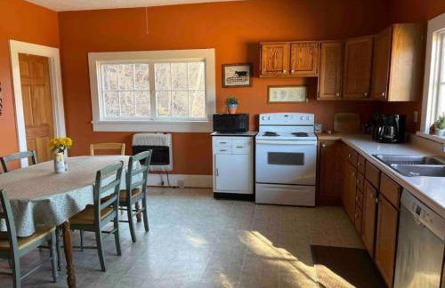 Inviting Cottage Rental on a Private Farm in Rileyville, Virginia - Photo 41