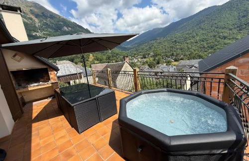 Gite boutx avec Jacuzzi 12 personnes 5 LITS DOUBLES ET 1 CANAPE LIT - Foto 2