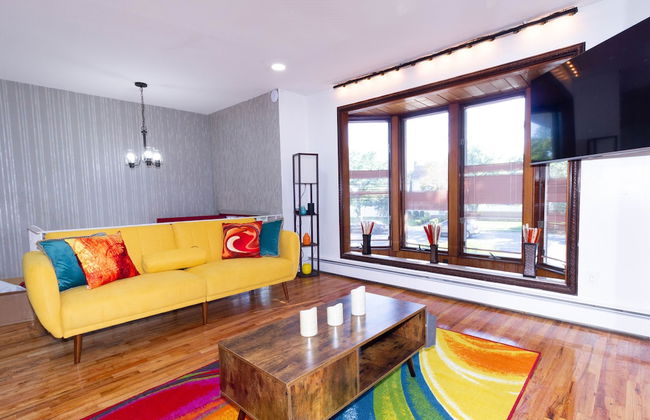 Cheerful & Beautiful 3-Bedroom Ranch - Photo 31