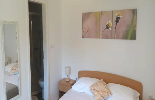 Apartments & Rooms Jokovic-Standard Studio Apartment with Terrace and Partial Sea View SOBA 2 - Foto 3