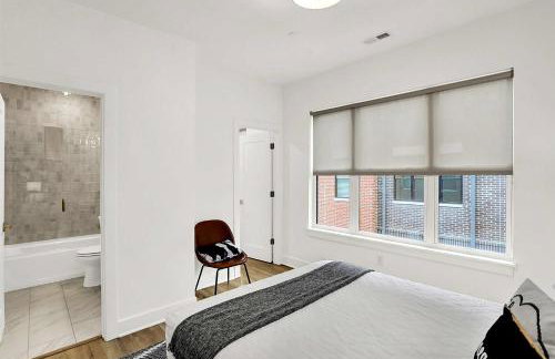 Luxury Townhouse with Fireplace Rooftop Deck Close to Downtown-Family Friendly - Foto 43