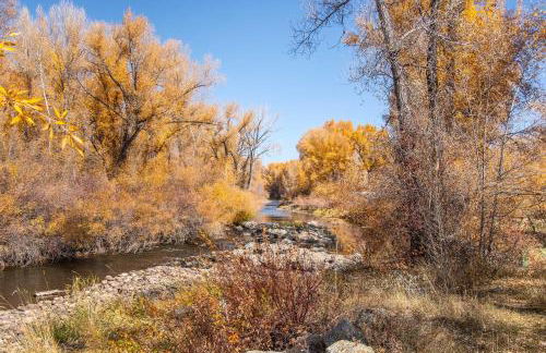 Riverfront Home with BBQ 2 Mi to Downtown Gunnison! - Foto 30