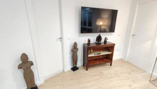 Moderno, luminoso y exterior en calle peatonal - Foto 3