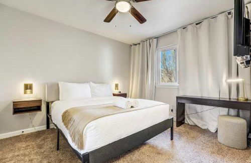 Carson Camp Gym Workstations & Fenced Yard - Foto 26