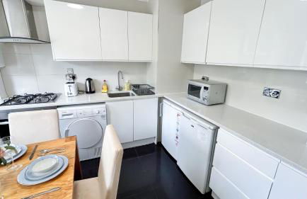 Modern 3-Bed, 3-Bath Maida Vale Flat with Private Garden near Little Venice, St Johns Wood, Regents Park, Paddington by NourNest Apartments - Photo 13