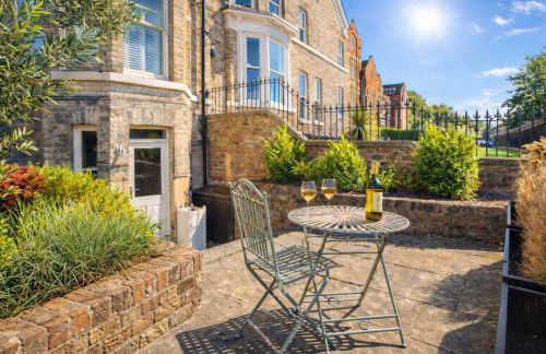 8 Blue Bridge- Elegant and Luxurious 1 Bedroom Apt- Free Parking - Photo 12