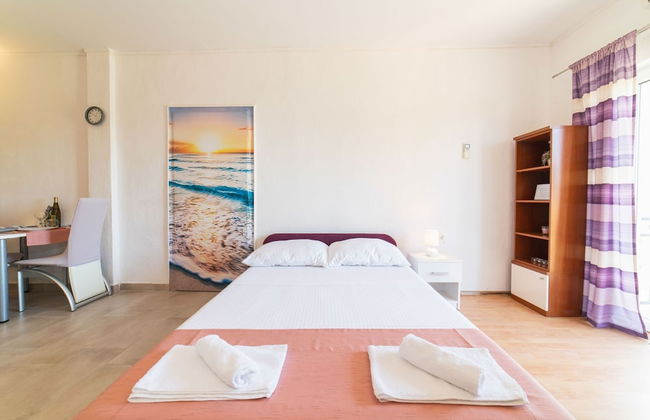 Tranquil and Stylish Apartment Kastel Novi - Photo 2