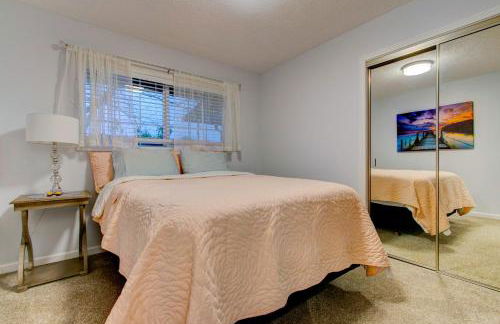 Modern Luxuries in a Quiet Convenient Location - Foto 11