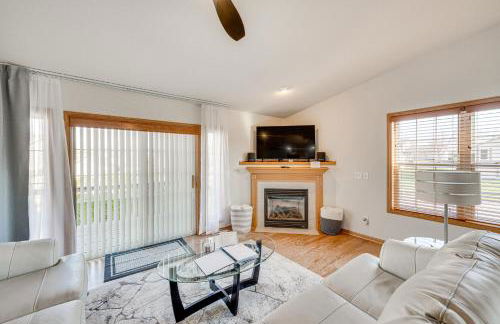 Luxury Prairie Retreat 5 Min from Madison! - Photo 12