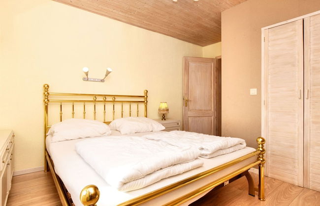 Modern Holiday Home in Schönberg with Hot Tub - Photo 6