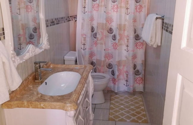 Holiday House at Villa Montego - Photo 4