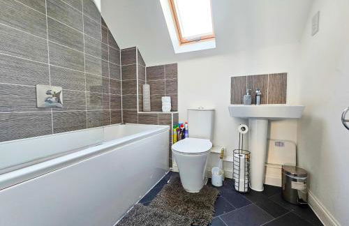 Stunning Two-Bedroom Apartment at A3REE, Free Parking, near Cribbs Causeway Mall - Foto 25