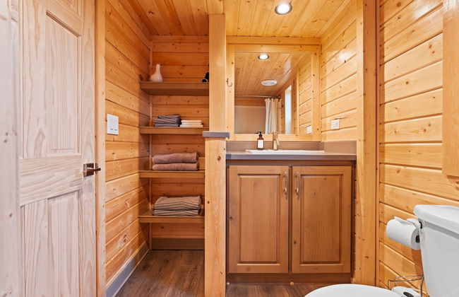 NEW Moondance Majestic Mini Cabin Cathedral Rock - Foto 21