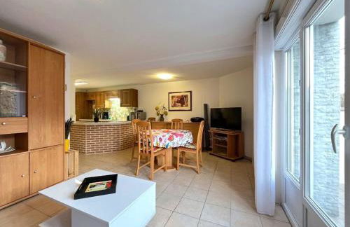 Agréable T2 à La Bourboule, Terrasse Sud, WiFi, Parking - FR-1-608-298 - Foto 3