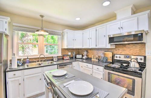 Charming Hampton Home with Yard 2 Mi to Beach! - Foto 3