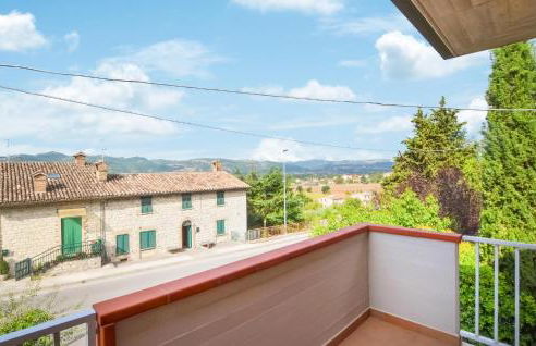 3 Bedroom Cozy Apartment In Gubbio - Foto 15