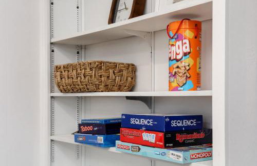 Spacious and Cozy 5 Bed 3 Bath Vacation House W 2 King 3 Queen! Sleep 12! 15Min to Red Rocks - Foto 41