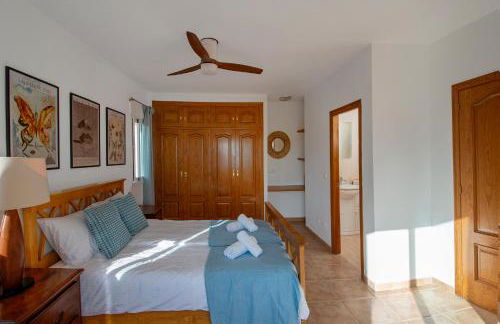 Villa Sol y Mar with heated pool and jacuzzi - Foto 15