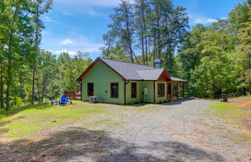 McCaysville Cabin Fire Pit, BBQ and More! - Foto 25