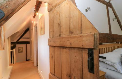 April Cottage - Photo 13