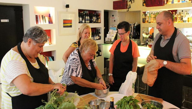 Clase de cocina y cata de vinos desde Cefalú - Tour en grupo pequeño - Foto 4